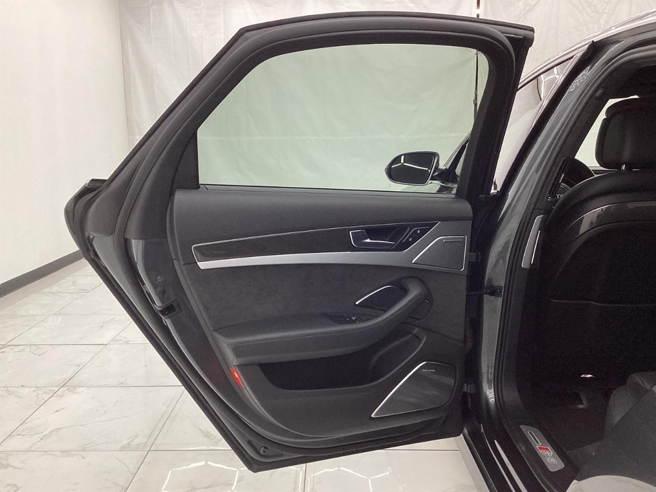 Audi S8 4dr Sdn 2013