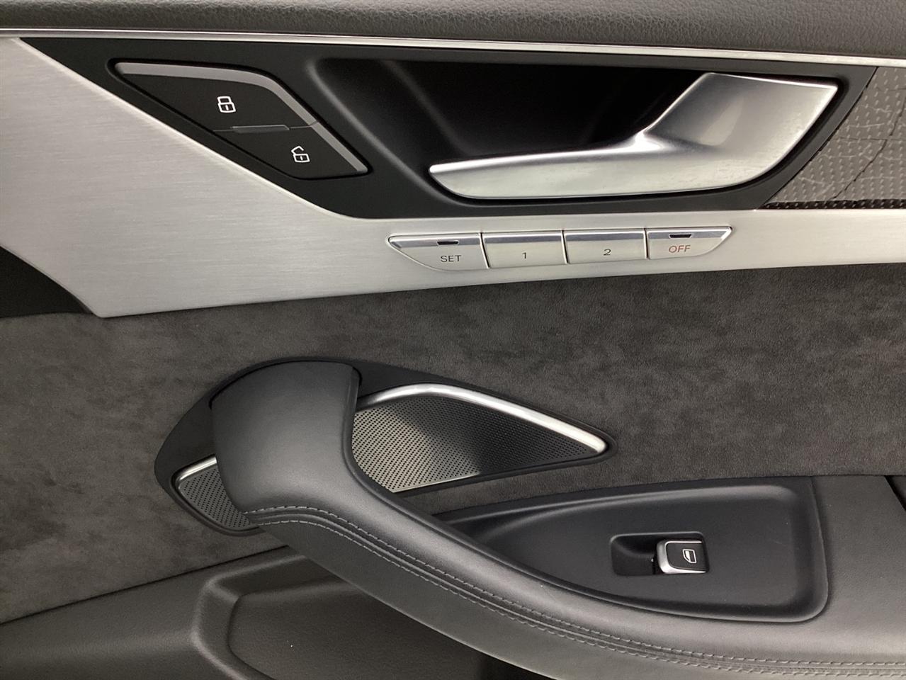 Audi S8 4dr Sdn 2013