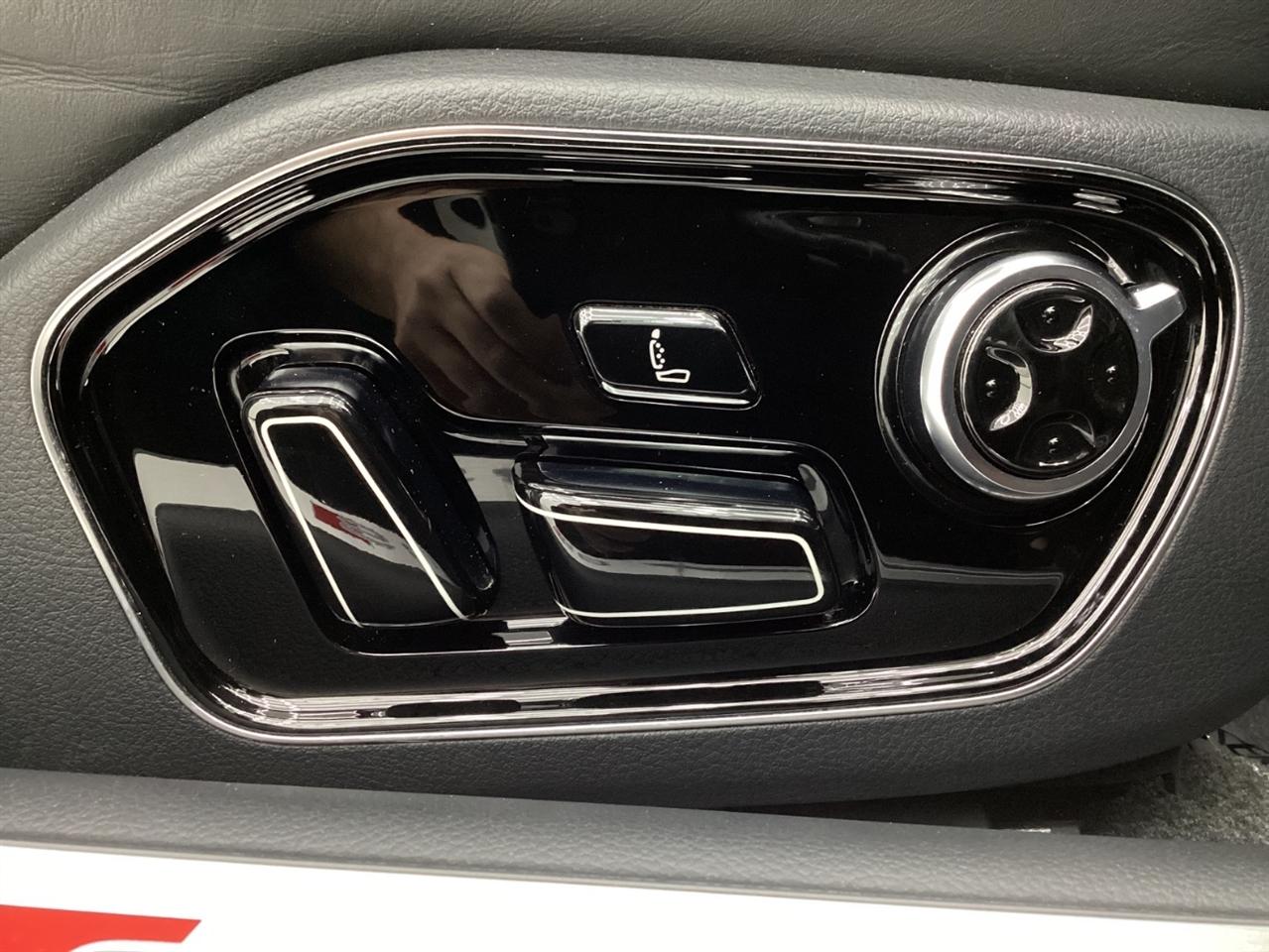 Audi S8 4dr Sdn 2013