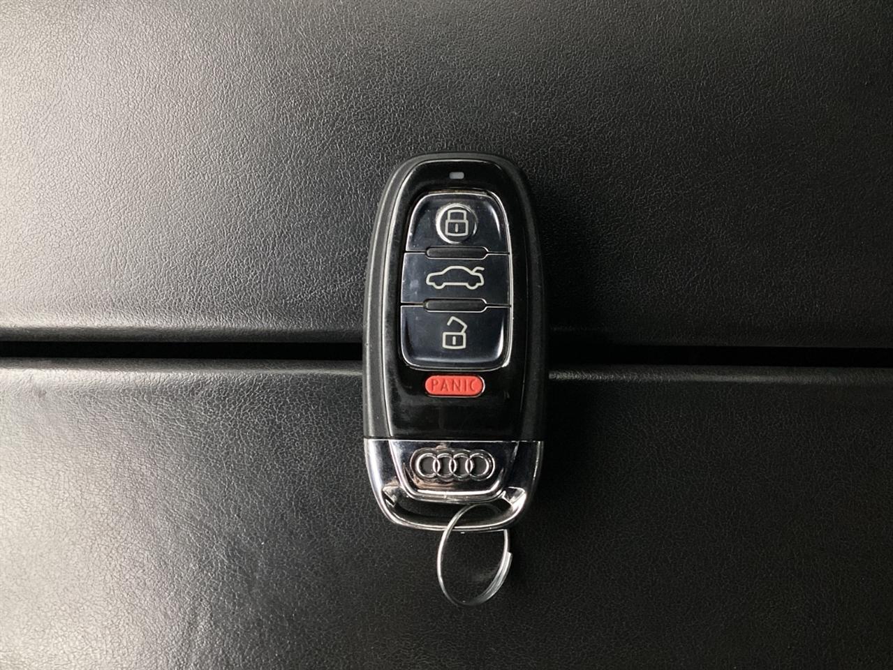 Audi S8 4dr Sdn 2013