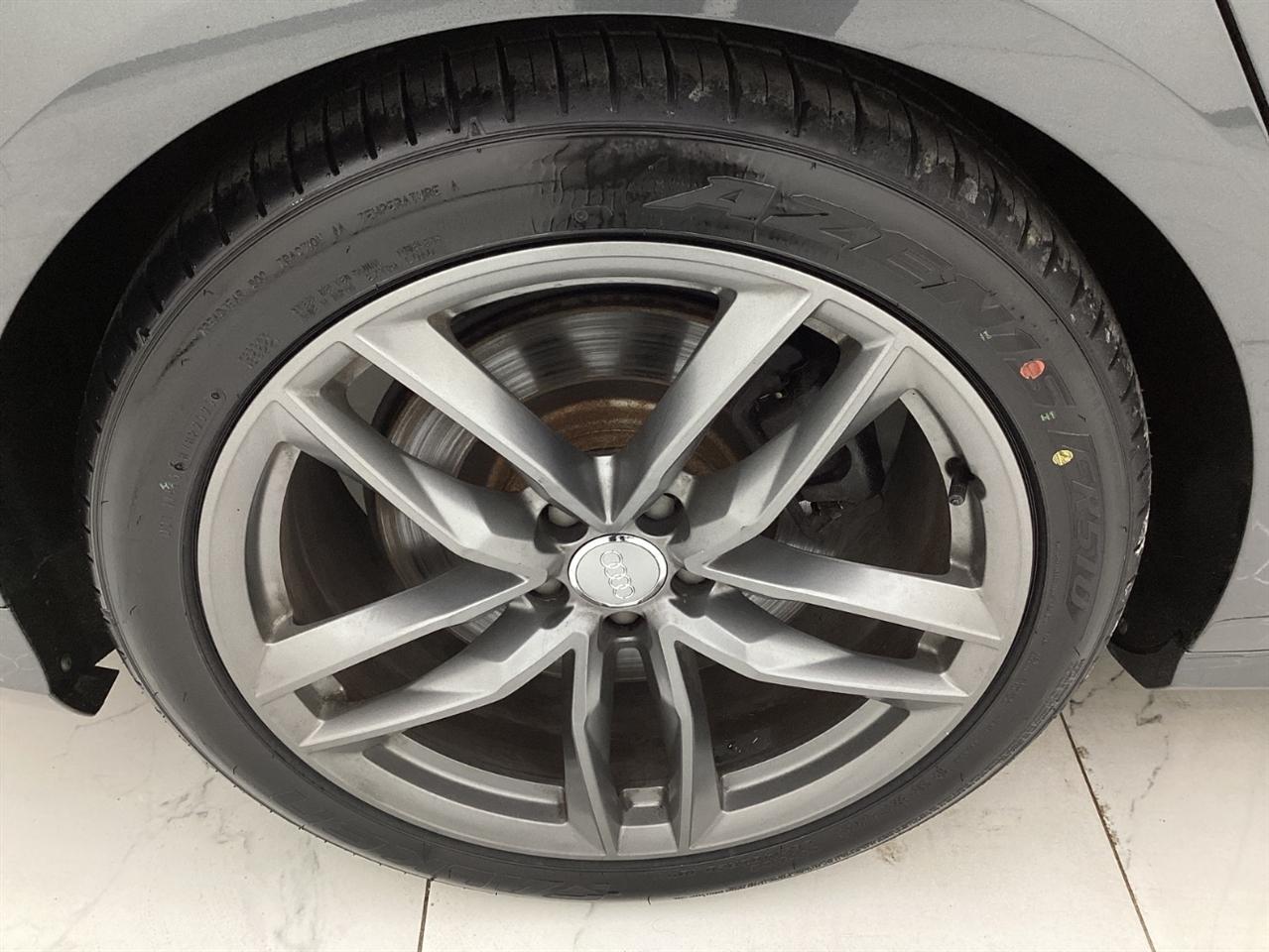 Audi S8 4dr Sdn 2013