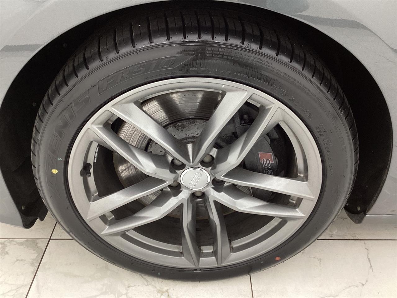 Audi S8 4dr Sdn 2013