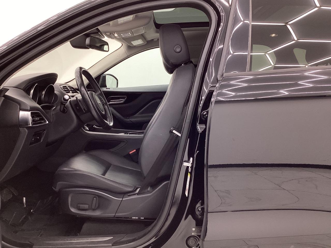 Jaguar F-Pace 30t Premium AWD 2018