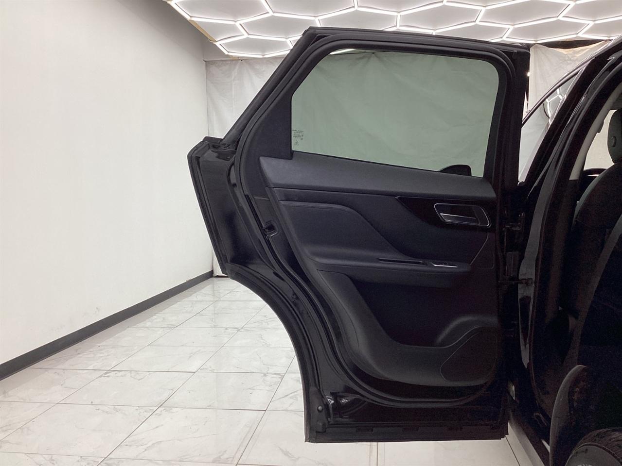 Jaguar F-Pace 30t Premium AWD 2018