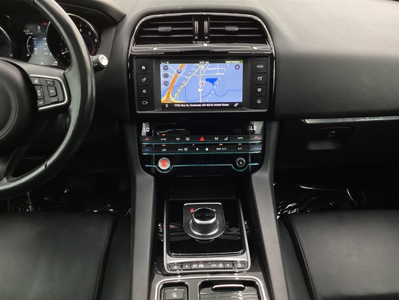 Jaguar F-Pace 30t Premium AWD 2018