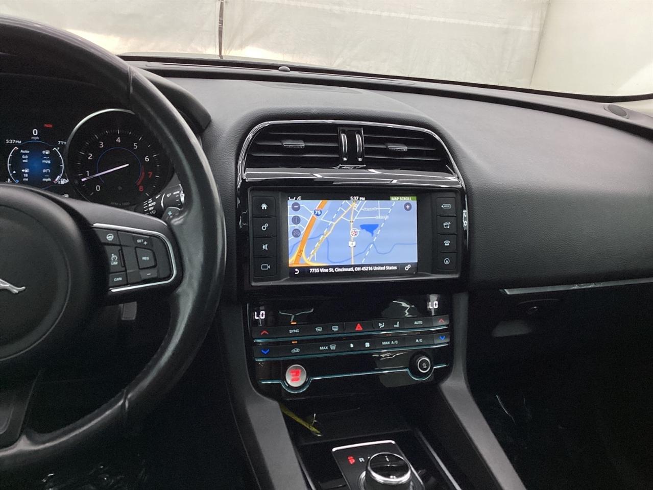 Jaguar F-Pace 30t Premium AWD 2018