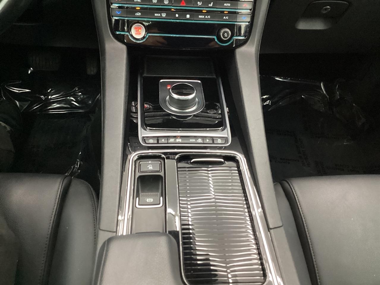 Jaguar F-Pace 30t Premium AWD 2018