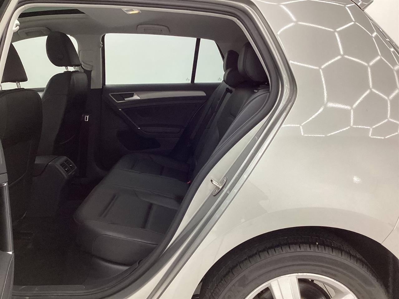 Volkswagen Golf 1.8T 4-Door Wolfsburg Edition Auto 2017