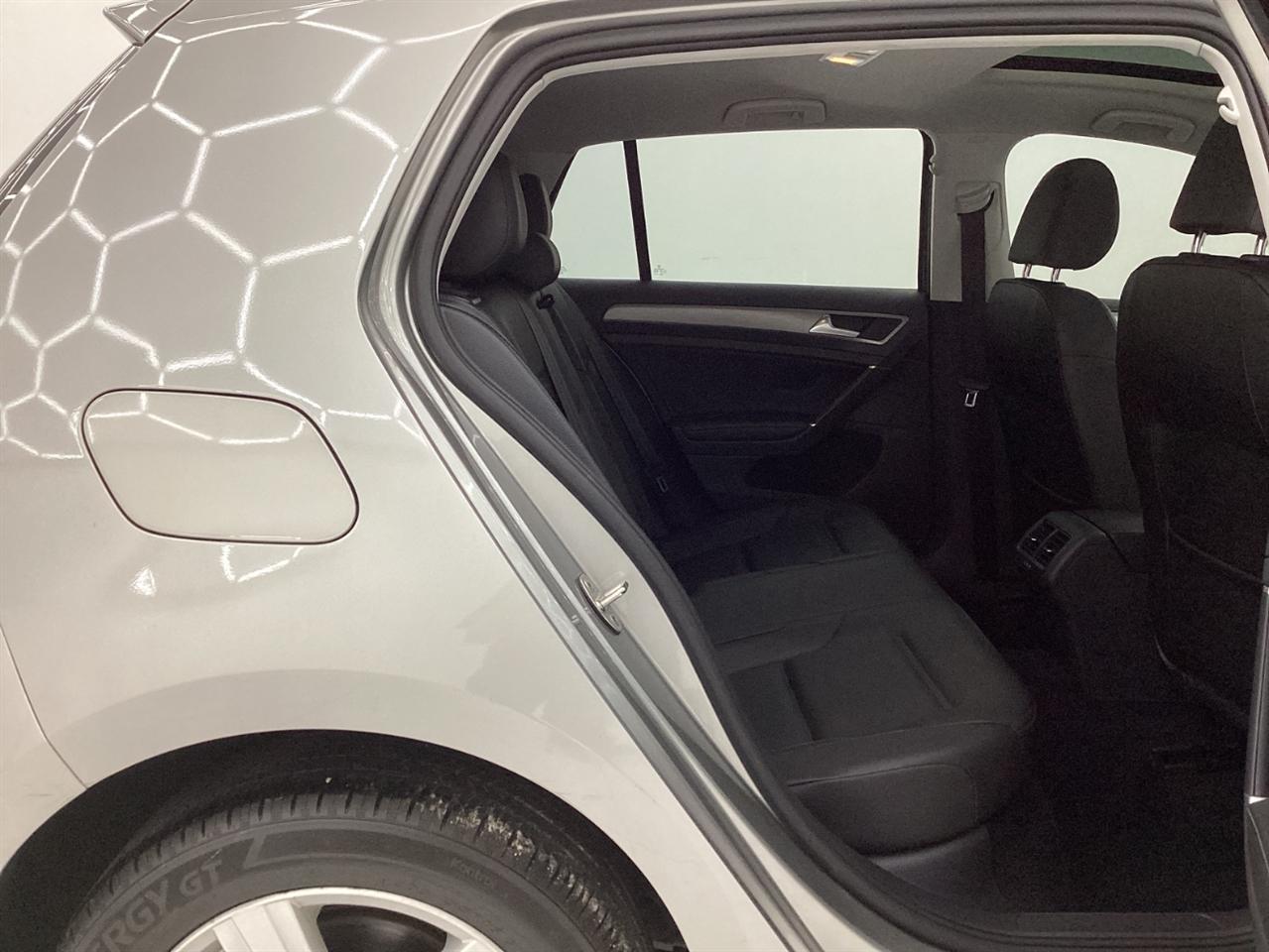 Volkswagen Golf 1.8T 4-Door Wolfsburg Edition Auto 2017