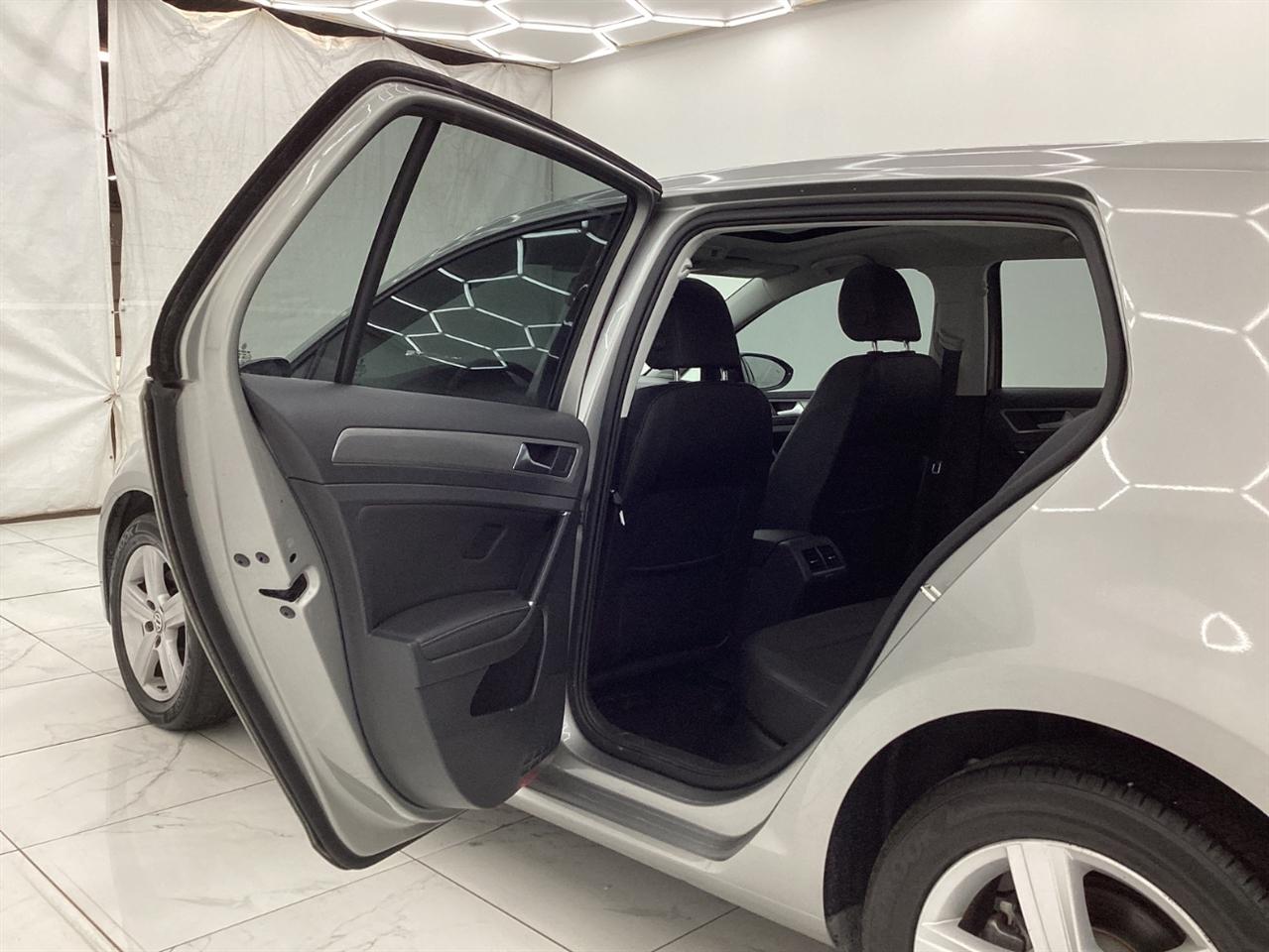 Volkswagen Golf 1.8T 4-Door Wolfsburg Edition Auto 2017