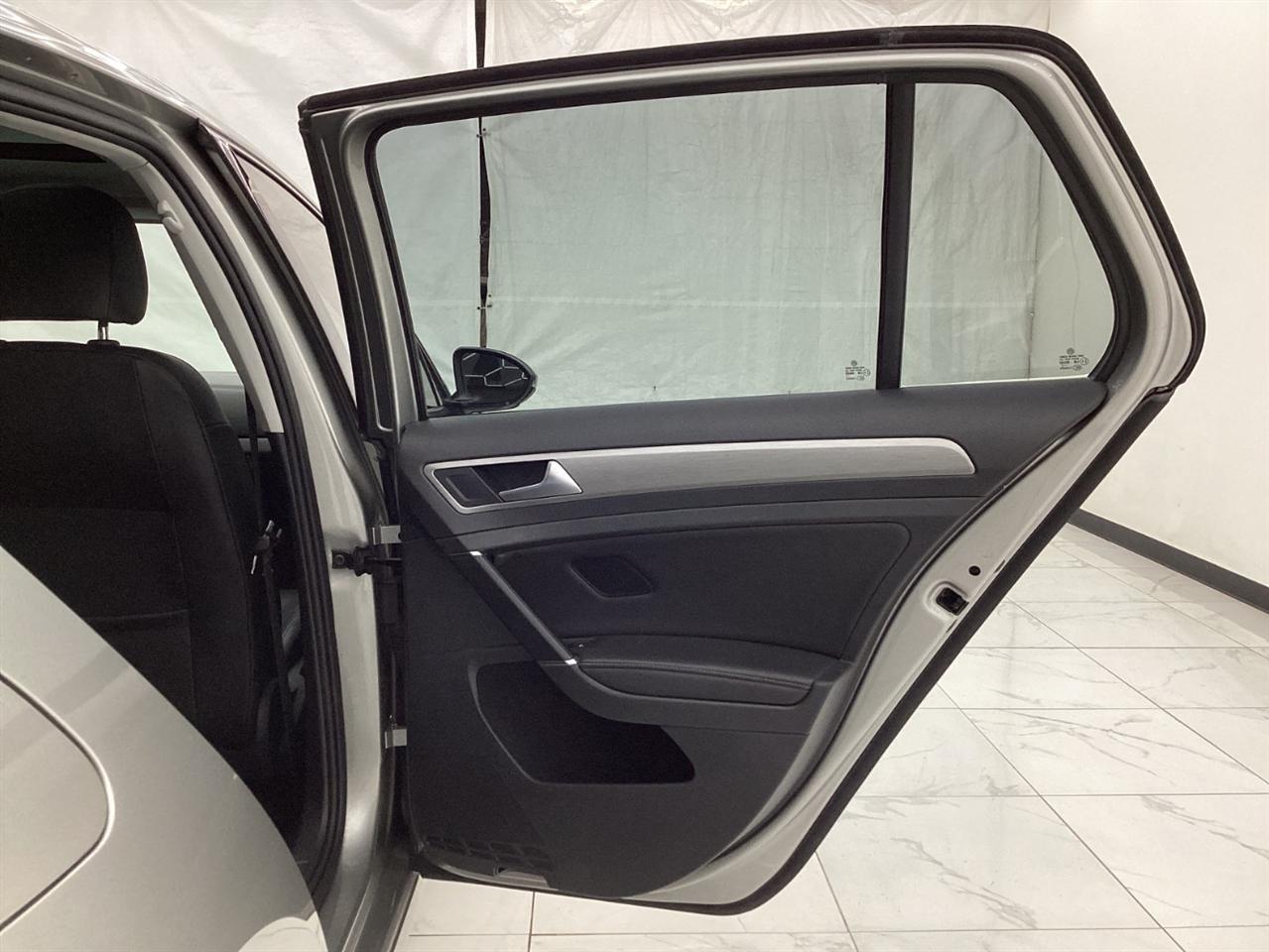 Volkswagen Golf 1.8T 4-Door Wolfsburg Edition Auto 2017