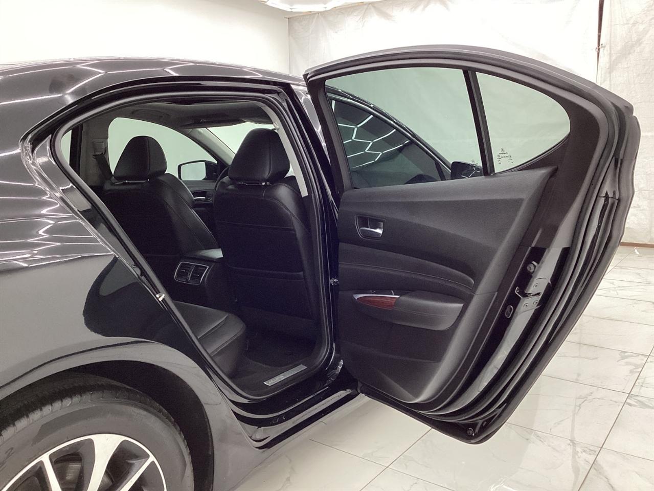 Acura TLX 4dr Sdn FWD 2015