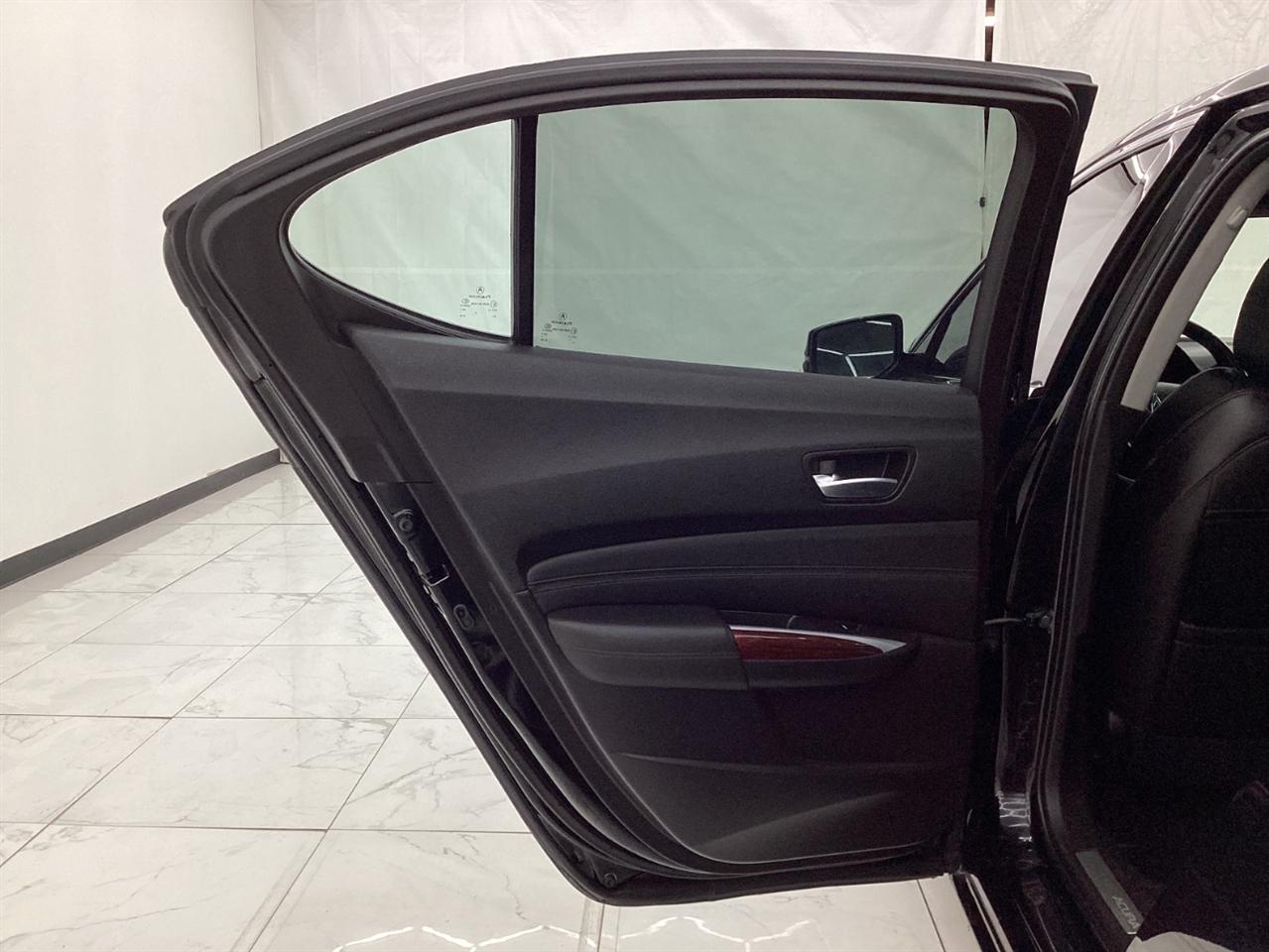 Acura TLX 4dr Sdn FWD 2015