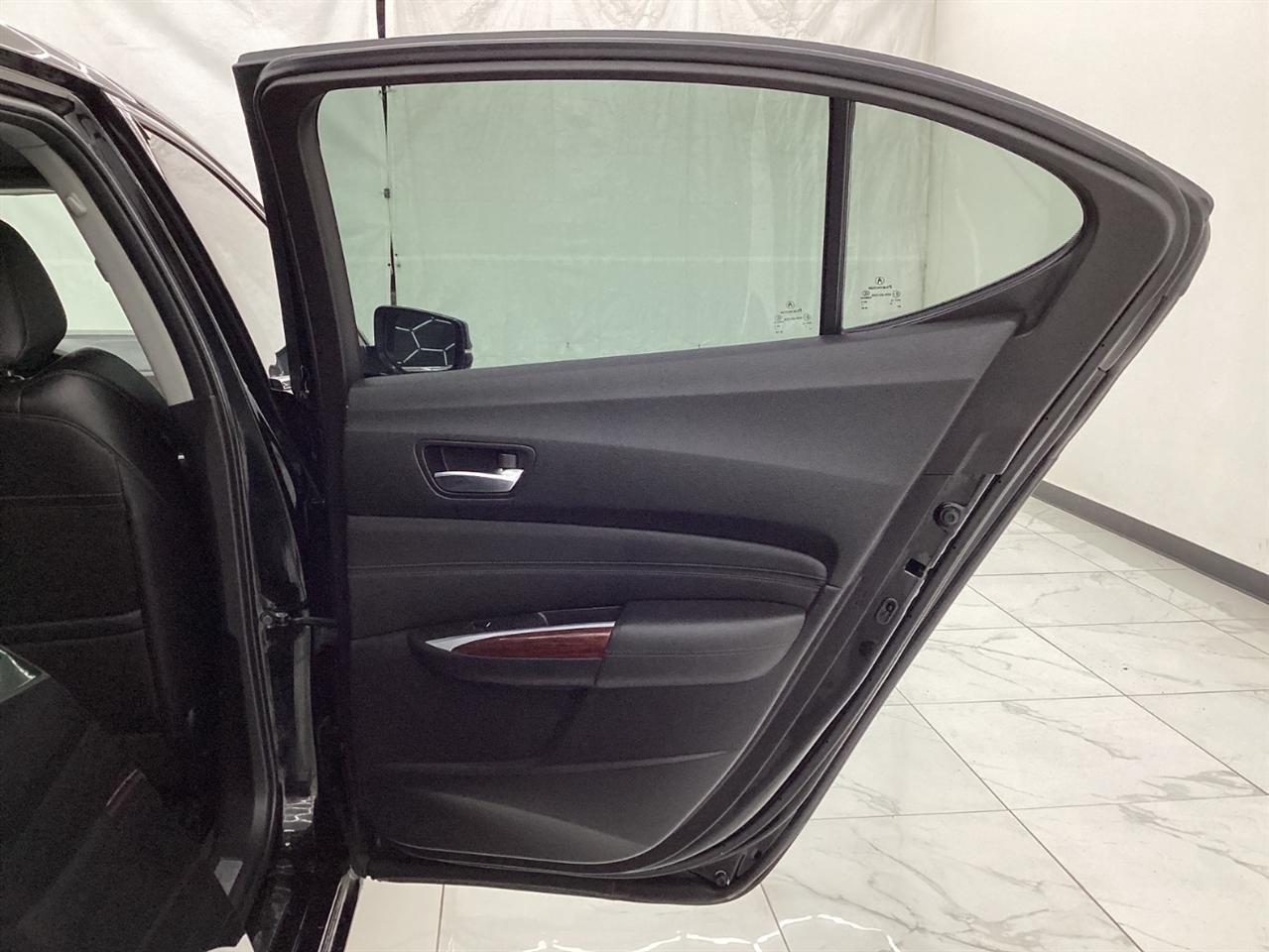 Acura TLX 4dr Sdn FWD 2015