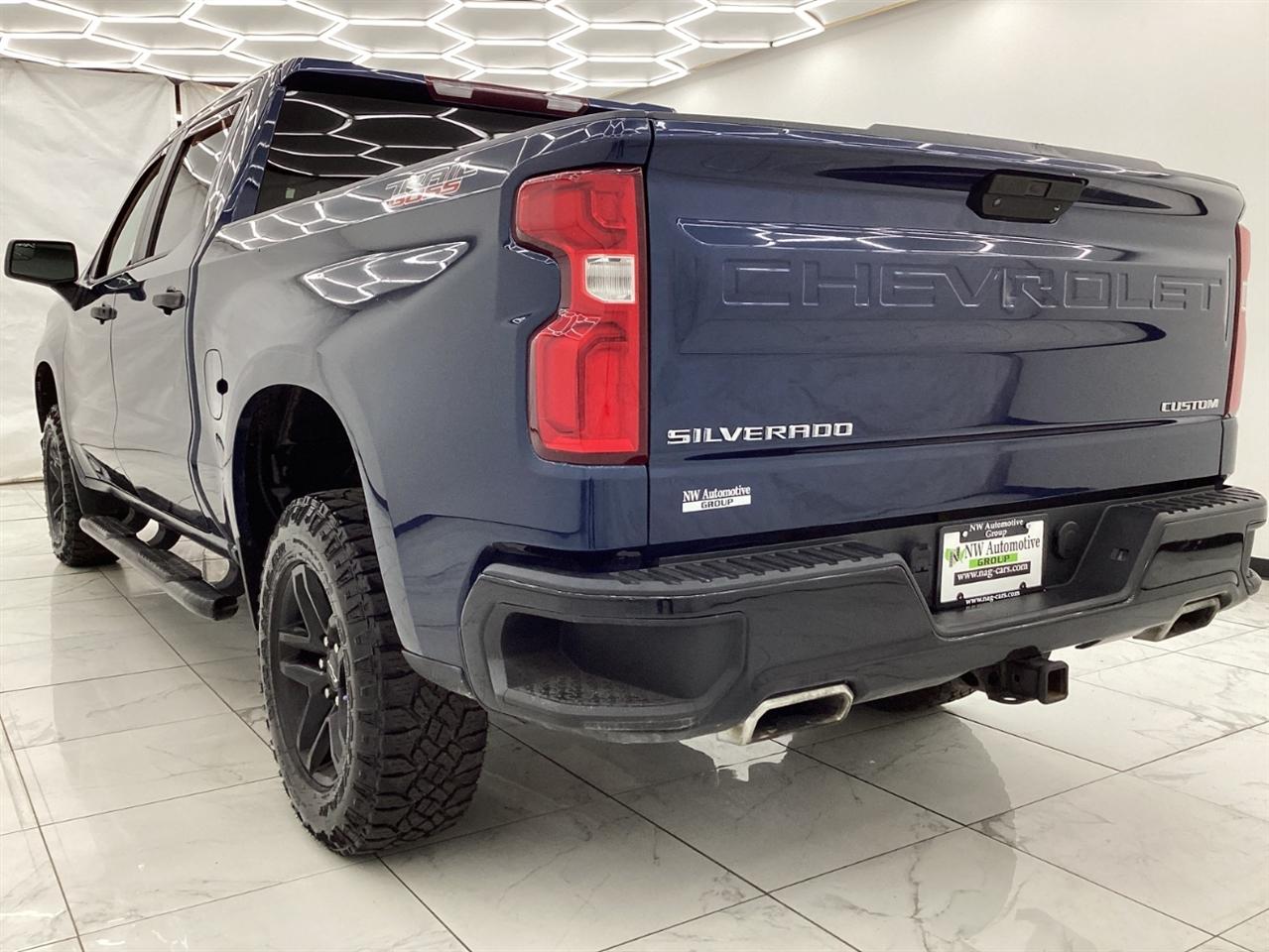 Chevrolet Silverado 1500 4WD Crew Cab 147" Custom Trail Boss 2020