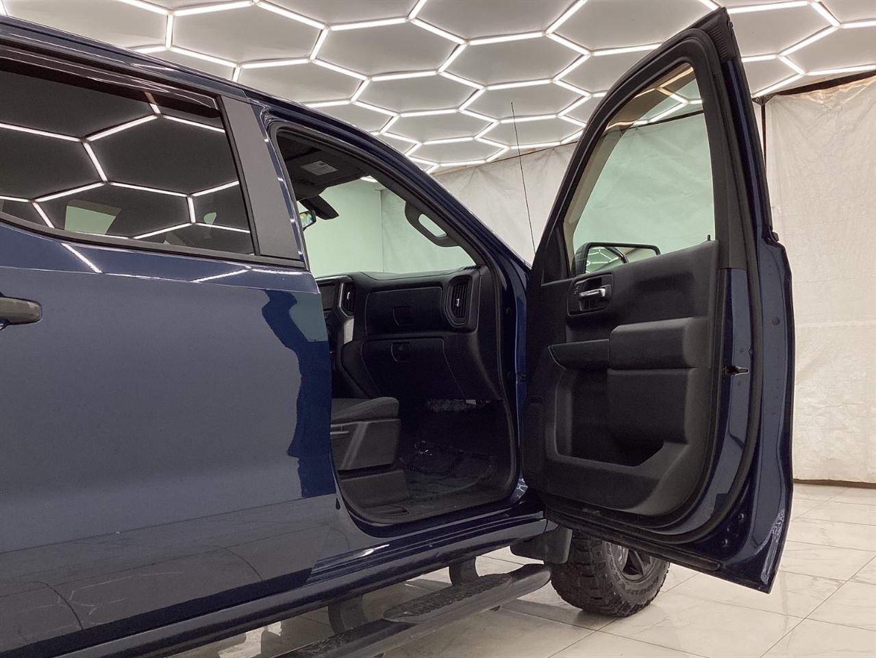 Chevrolet Silverado 1500 4WD Crew Cab 147" Custom Trail Boss 2020