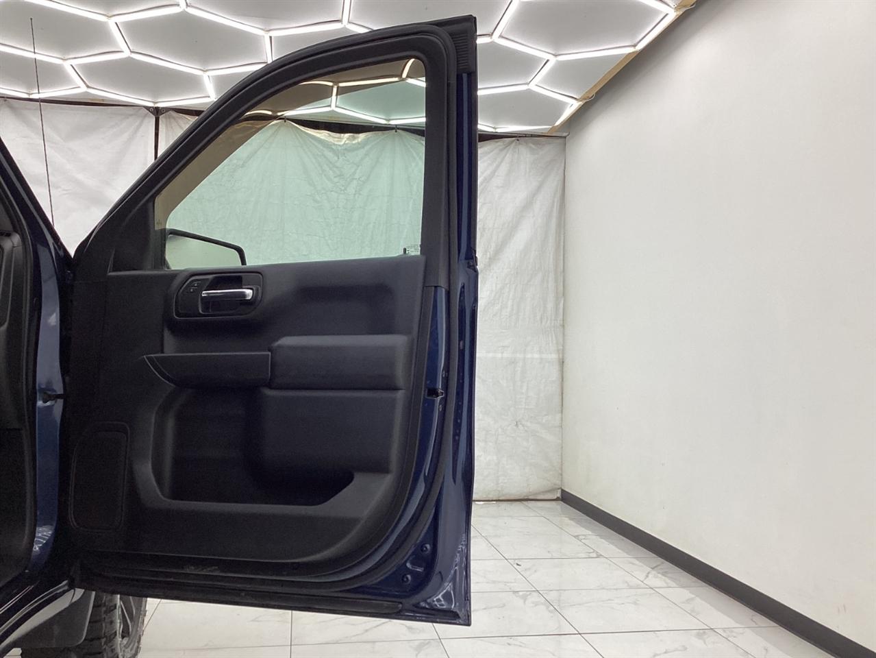 Chevrolet Silverado 1500 4WD Crew Cab 147" Custom Trail Boss 2020