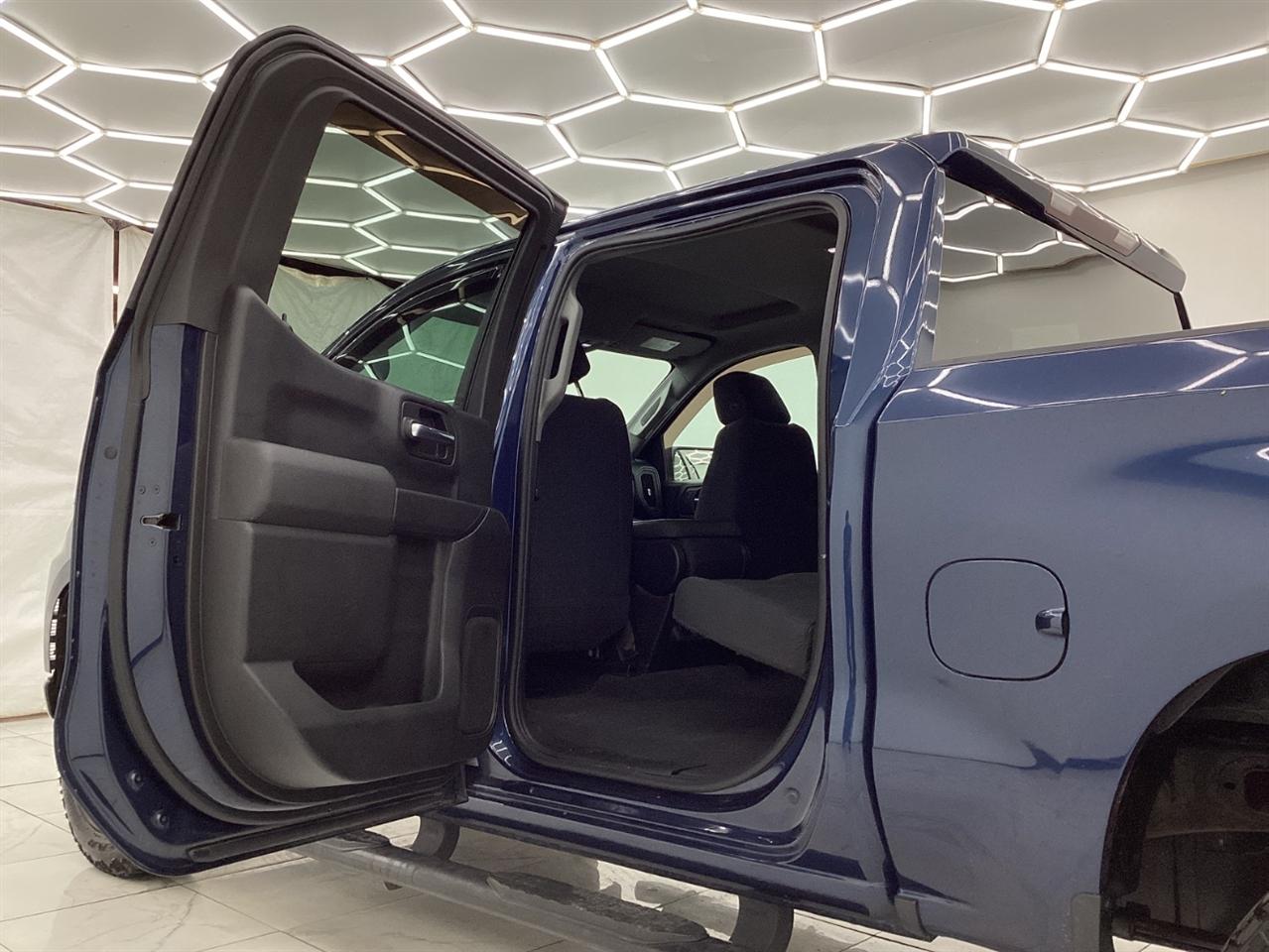 Chevrolet Silverado 1500 4WD Crew Cab 147" Custom Trail Boss 2020