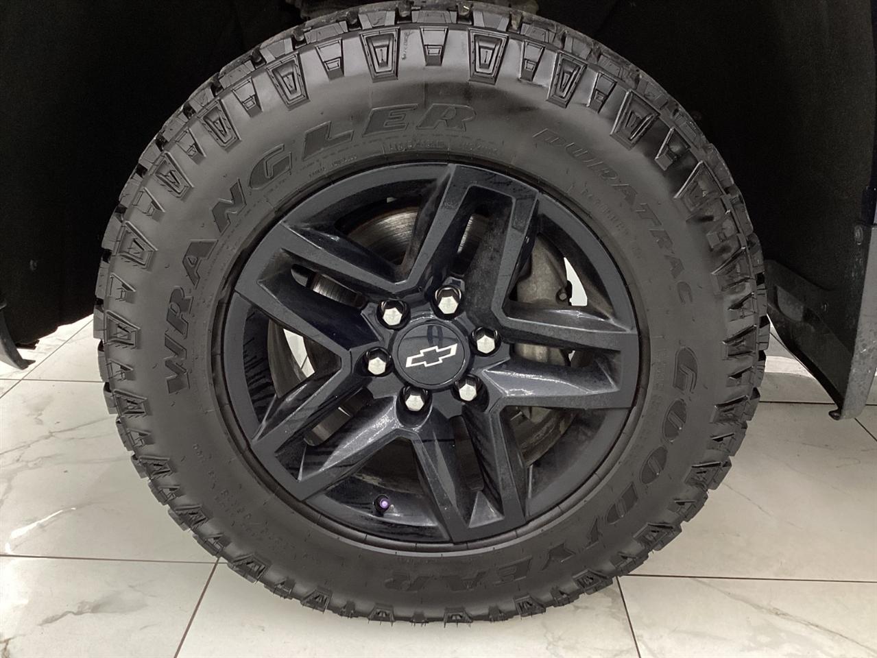 Chevrolet Silverado 1500 4WD Crew Cab 147" Custom Trail Boss 2020