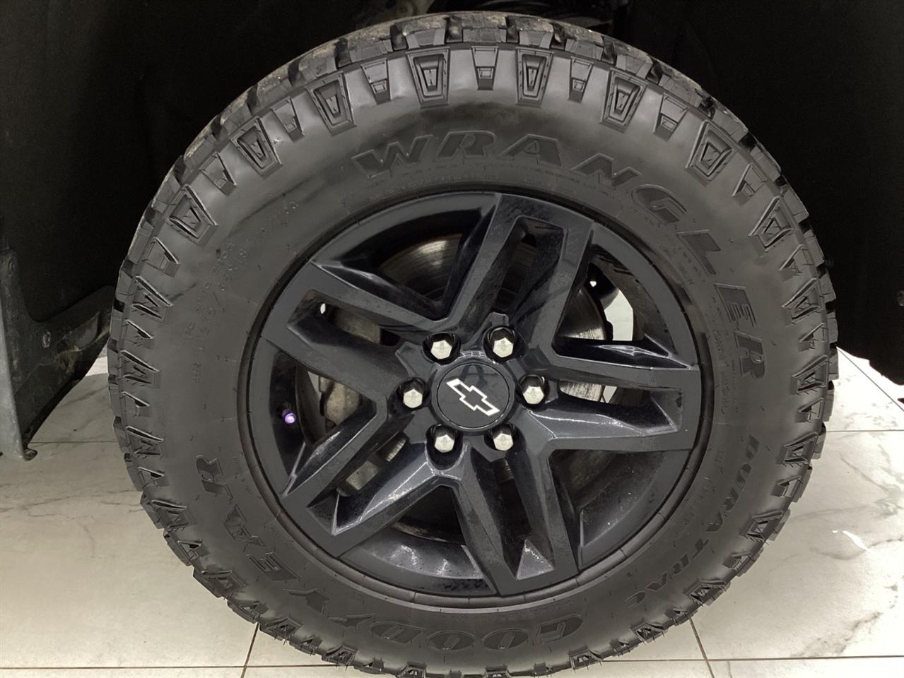 Chevrolet Silverado 1500 4WD Crew Cab 147" Custom Trail Boss 2020