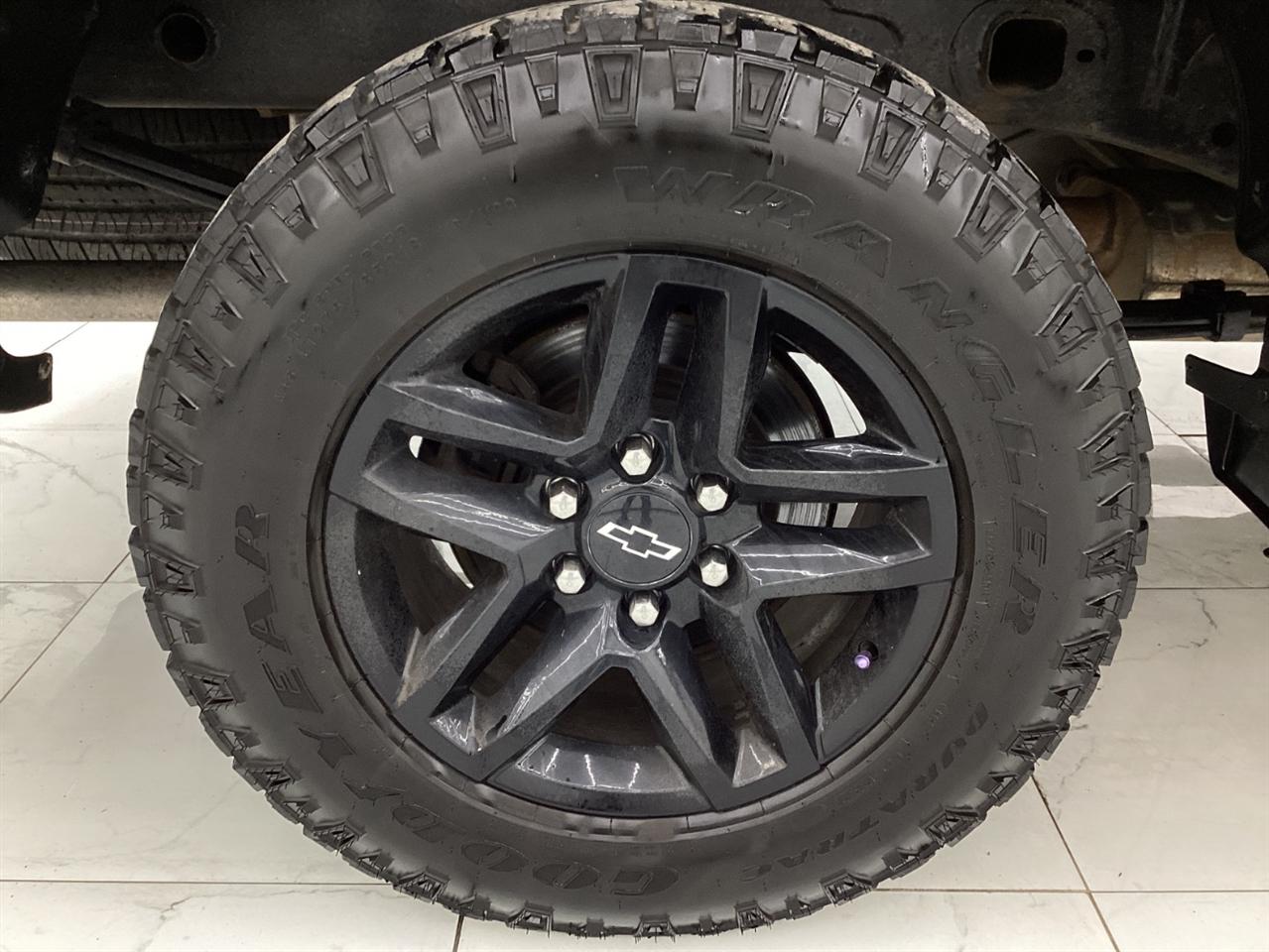 Chevrolet Silverado 1500 4WD Crew Cab 147" Custom Trail Boss 2020