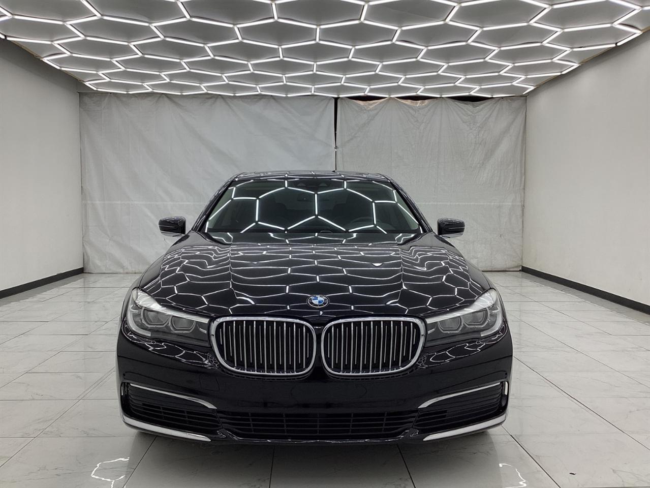 BMW 7 Series 740i xDrive Sedan 2019