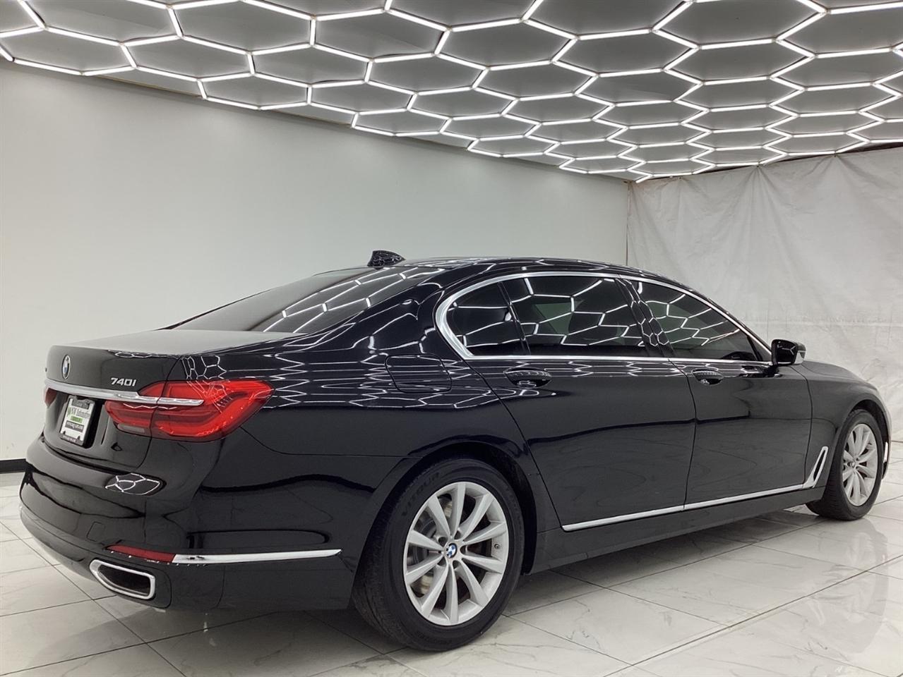 BMW 7 Series 740i xDrive Sedan 2019