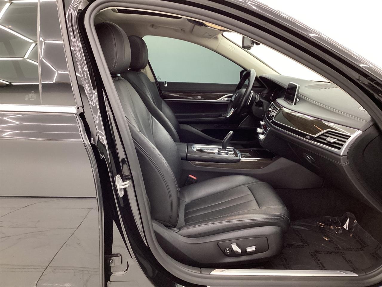 BMW 7 Series 740i xDrive Sedan 2019