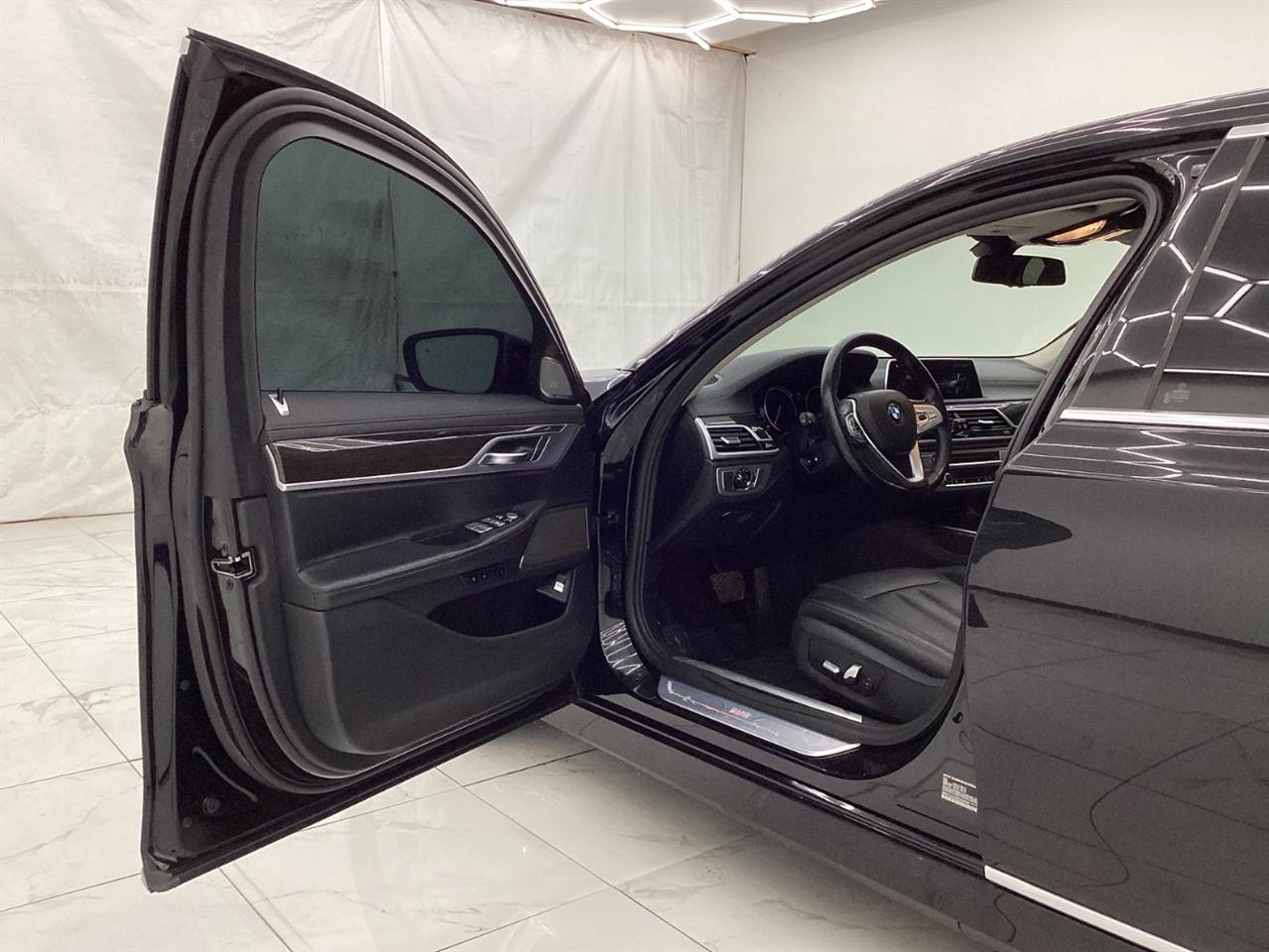 BMW 7 Series 740i xDrive Sedan 2019