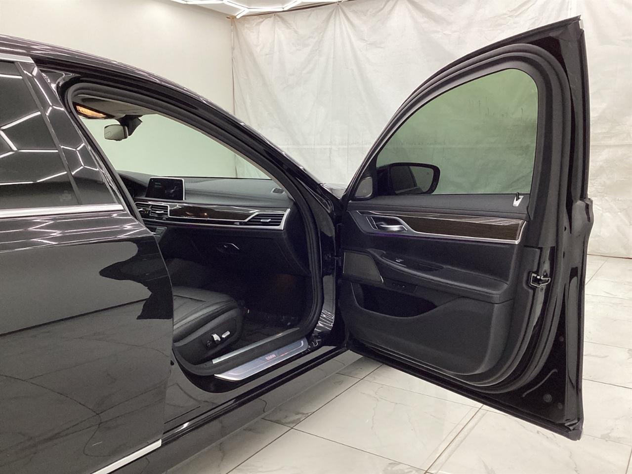 BMW 7 Series 740i xDrive Sedan 2019