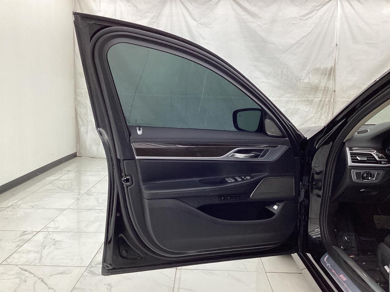 BMW 7 Series 740i xDrive Sedan 2019