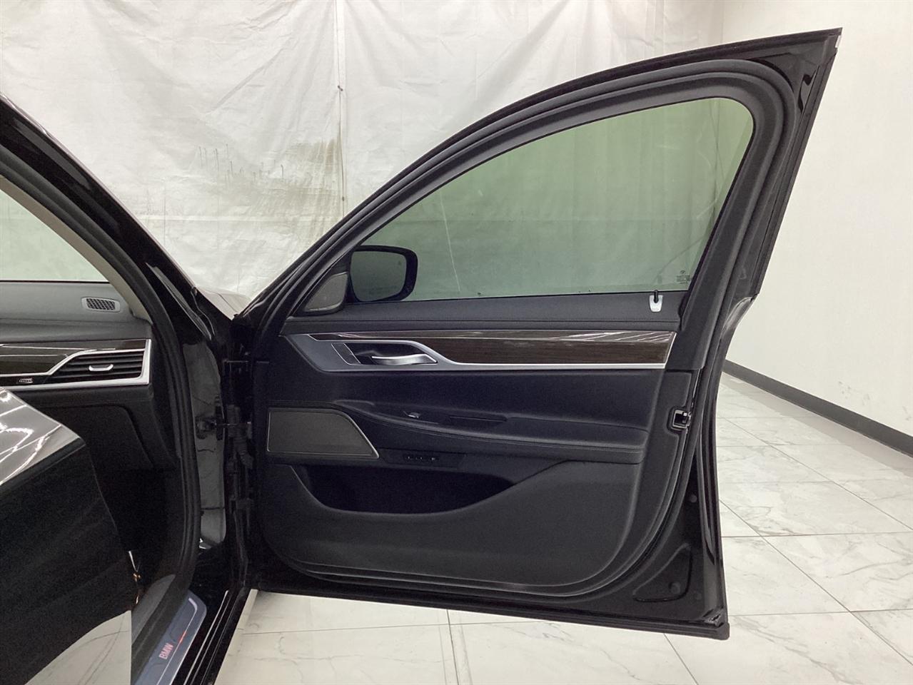 BMW 7 Series 740i xDrive Sedan 2019