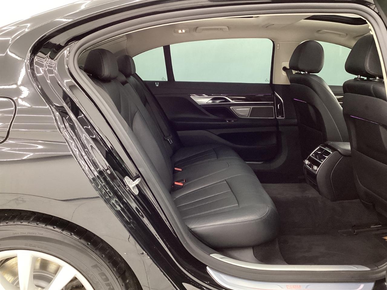 BMW 7 Series 740i xDrive Sedan 2019