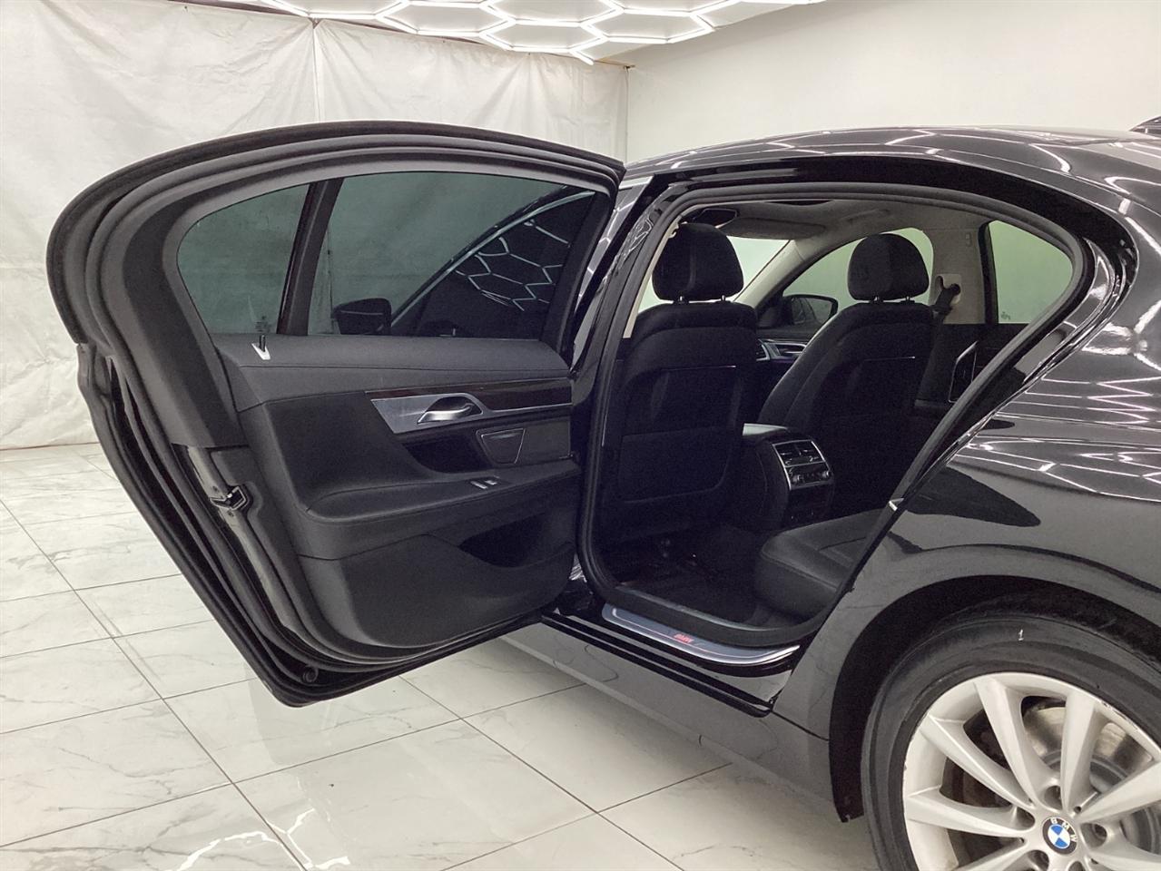 BMW 7 Series 740i xDrive Sedan 2019