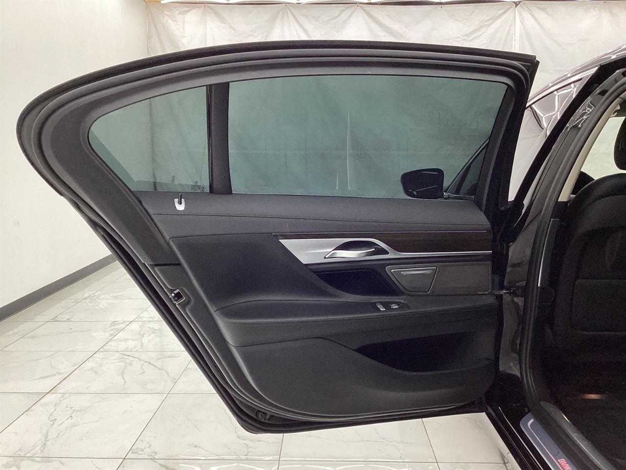 BMW 7 Series 740i xDrive Sedan 2019