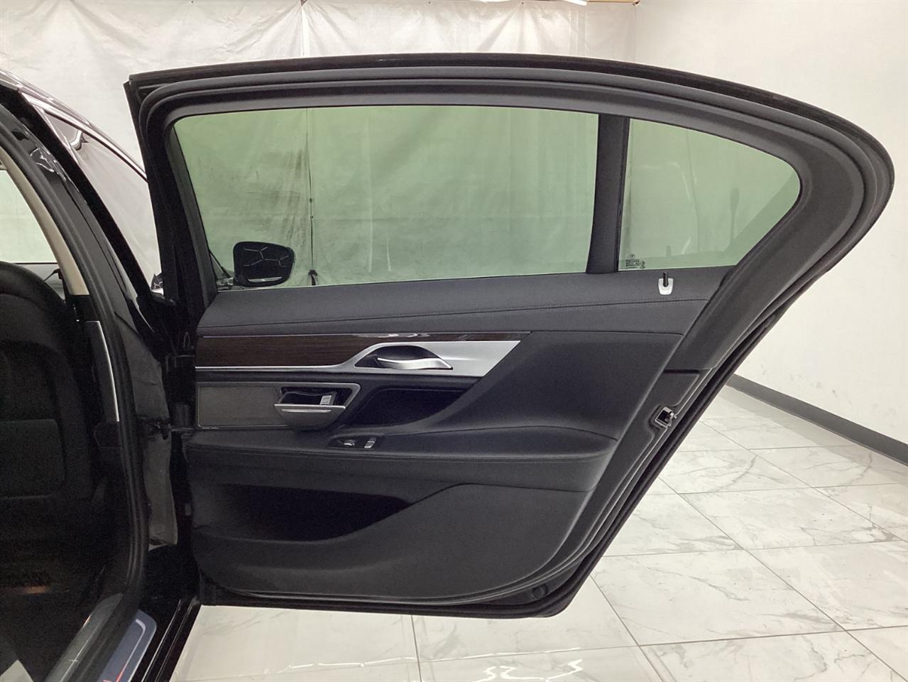 BMW 7 Series 740i xDrive Sedan 2019