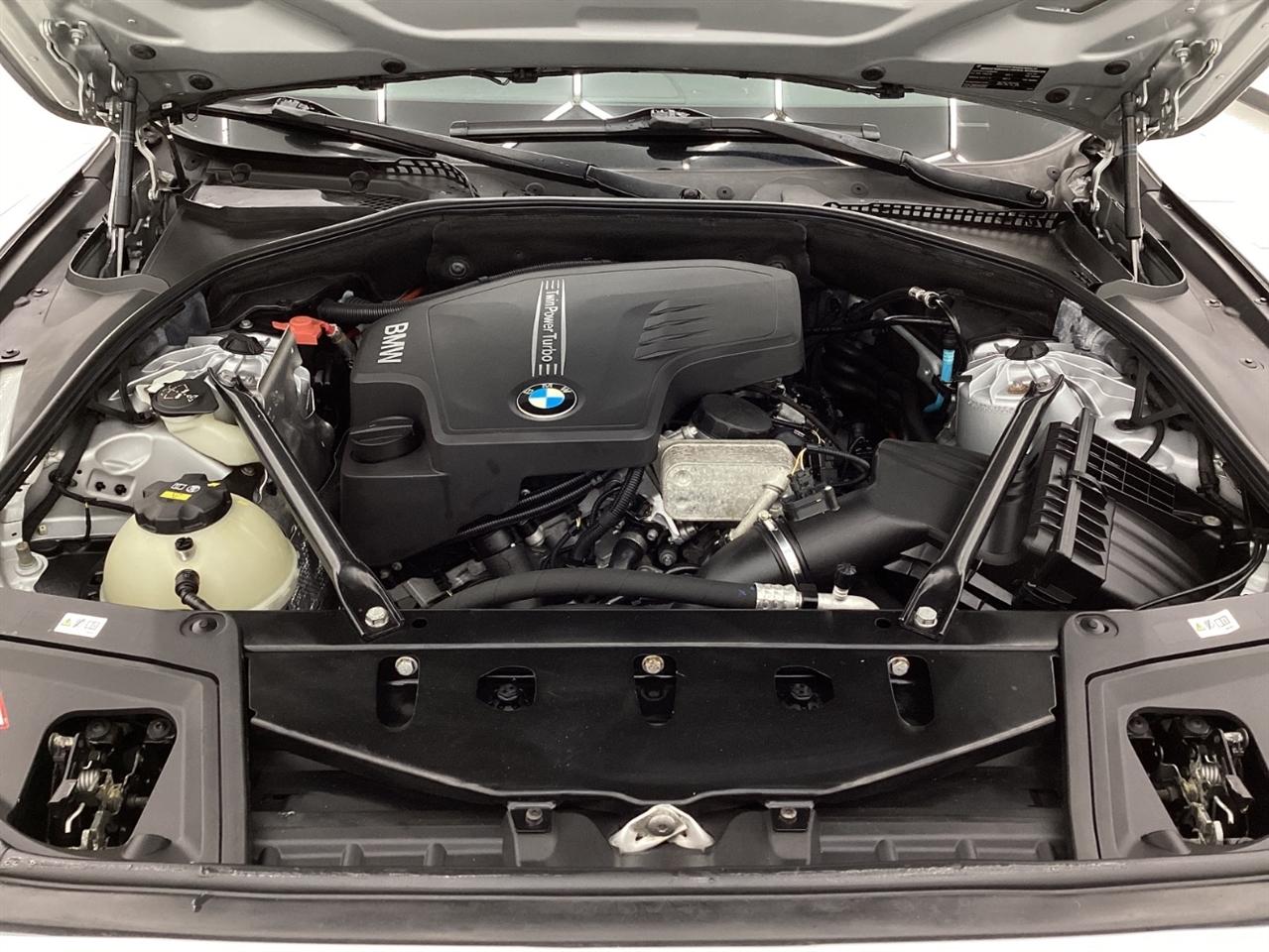 BMW 5 Series 4dr Sdn 528i xDrive AWD 2015