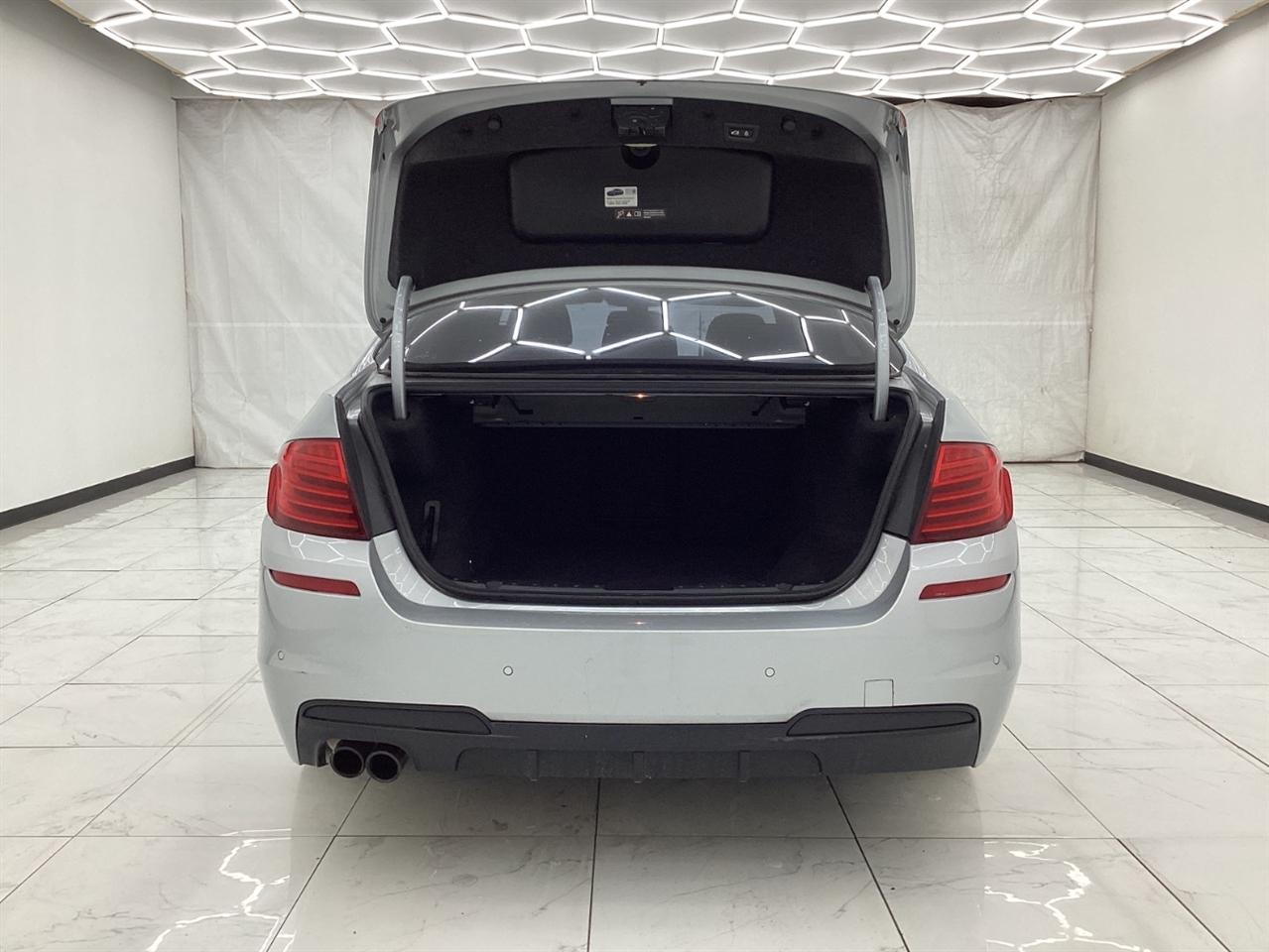 BMW 5 Series 4dr Sdn 528i xDrive AWD 2015