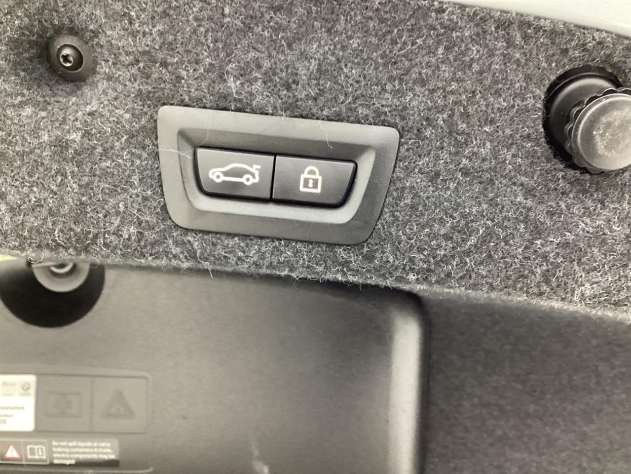 BMW 5 Series 4dr Sdn 528i xDrive AWD 2015