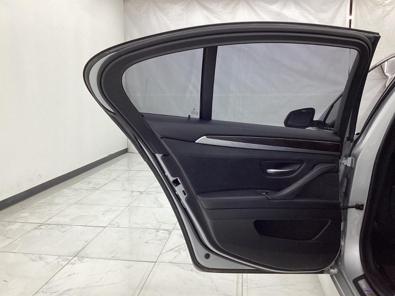 BMW 5 Series 4dr Sdn 528i xDrive AWD 2015