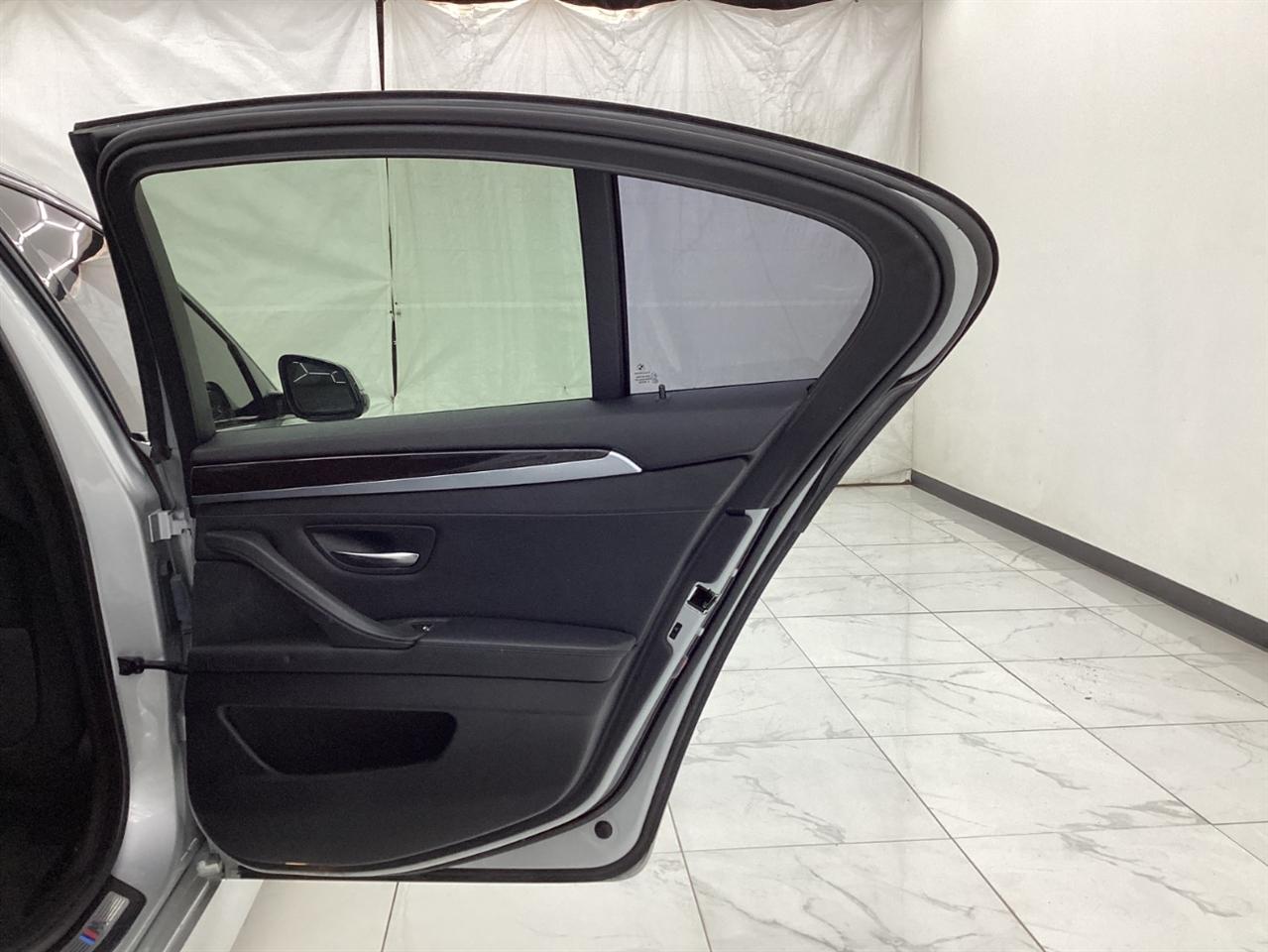 BMW 5 Series 4dr Sdn 528i xDrive AWD 2015