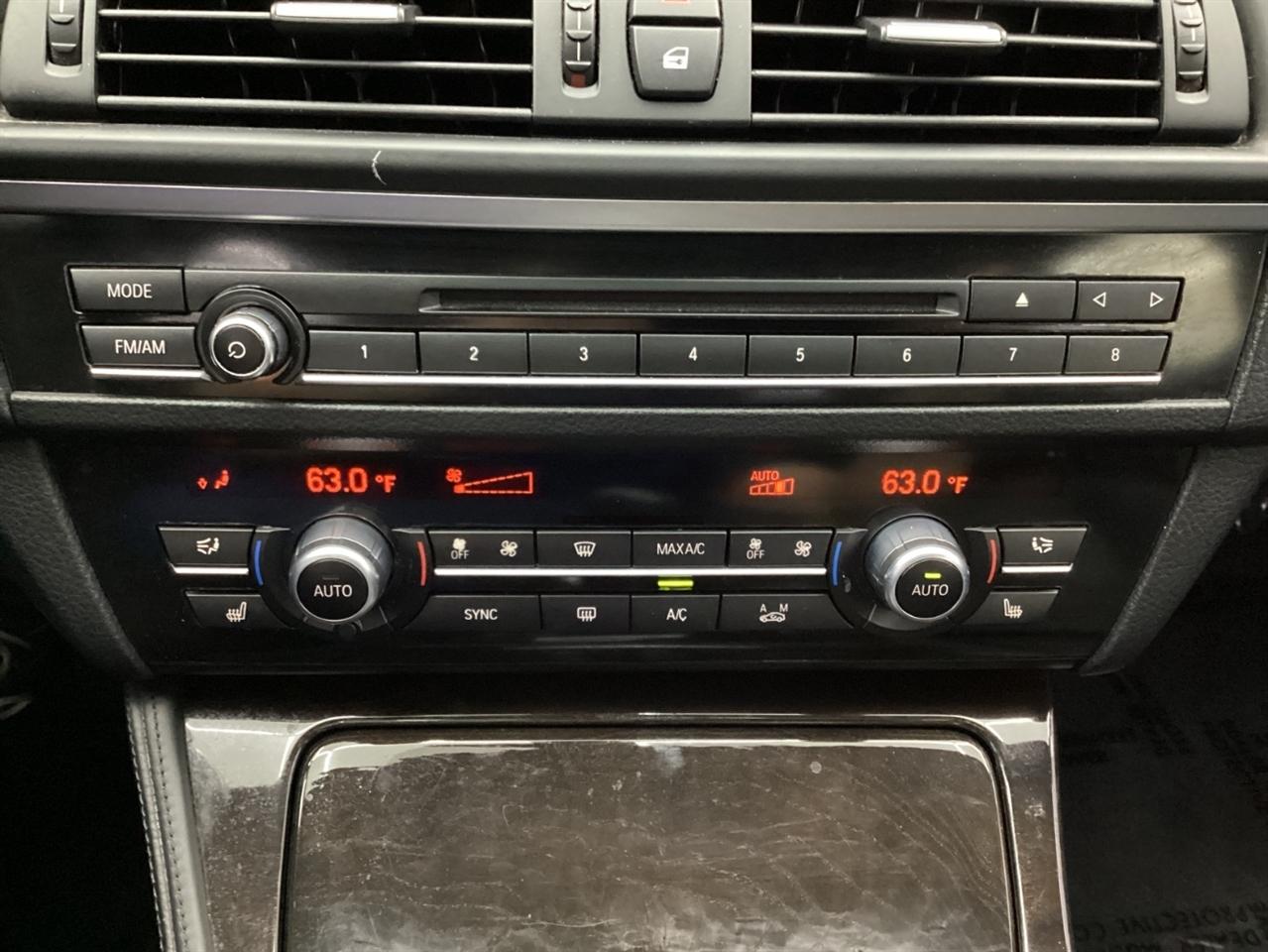 BMW 5 Series 4dr Sdn 528i xDrive AWD 2015