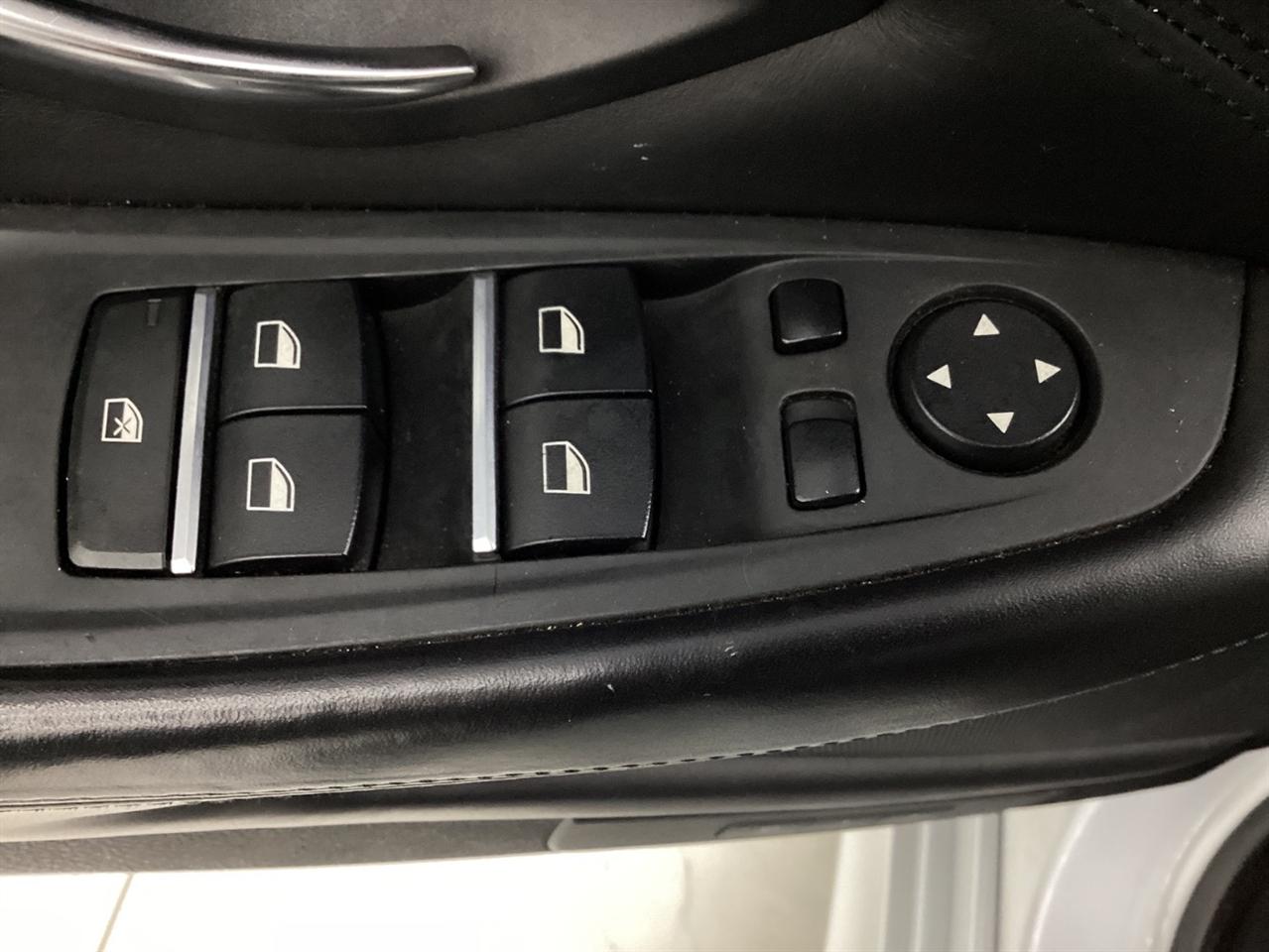 BMW 5 Series 4dr Sdn 528i xDrive AWD 2015