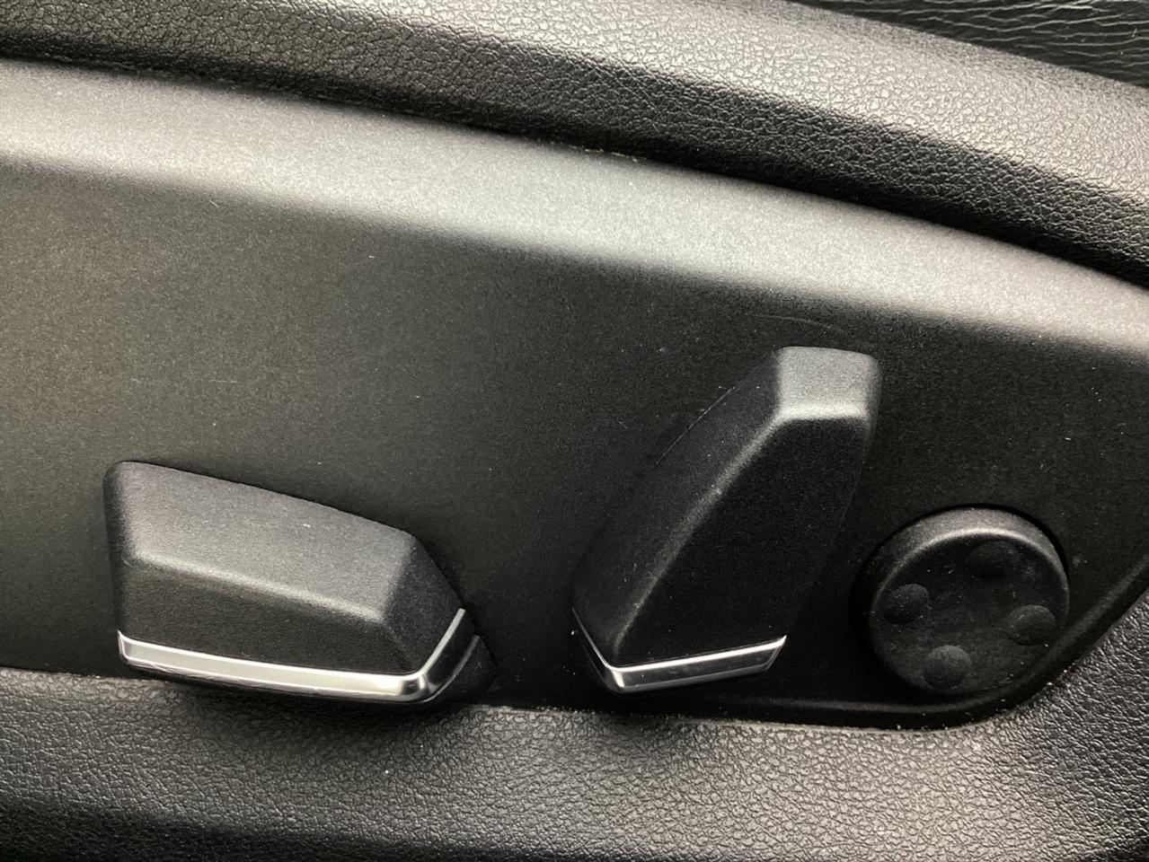 BMW 5 Series 4dr Sdn 528i xDrive AWD 2015