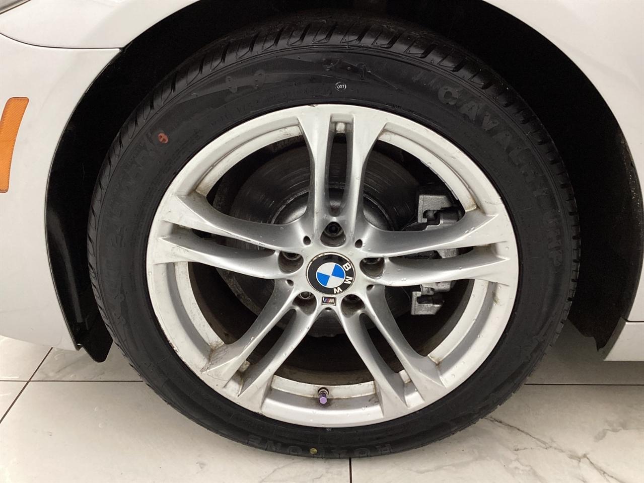 BMW 5 Series 4dr Sdn 528i xDrive AWD 2015