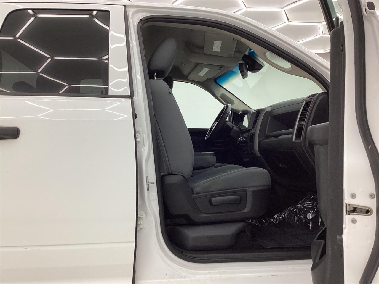 RAM 1500 Classic Tradesman 4x4 Quad Cab 6'4" Box 2019