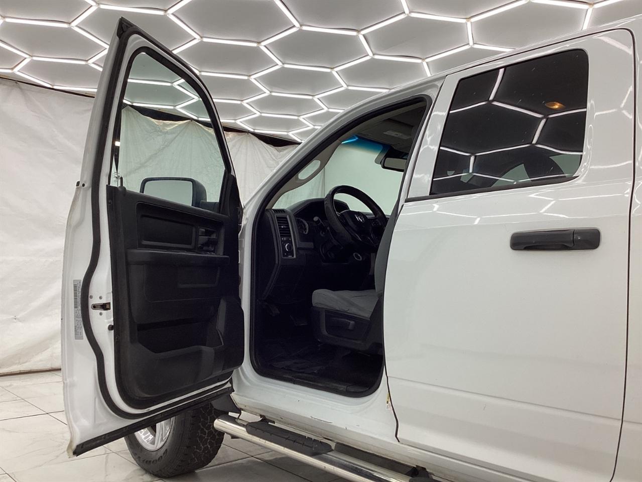 RAM 1500 Classic Tradesman 4x4 Quad Cab 6'4" Box 2019