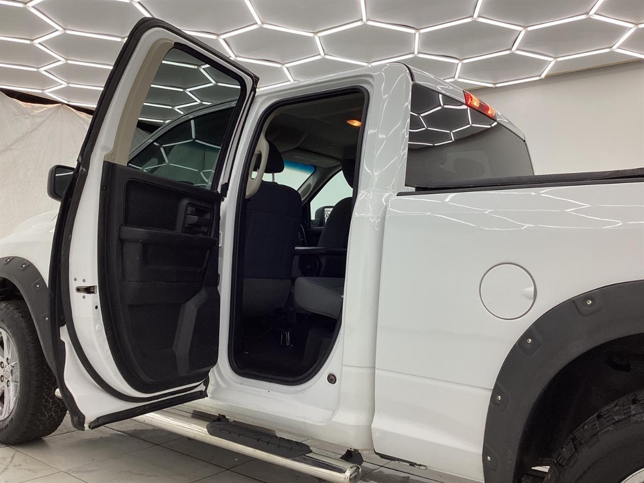 RAM 1500 Classic Tradesman 4x4 Quad Cab 6'4" Box 2019