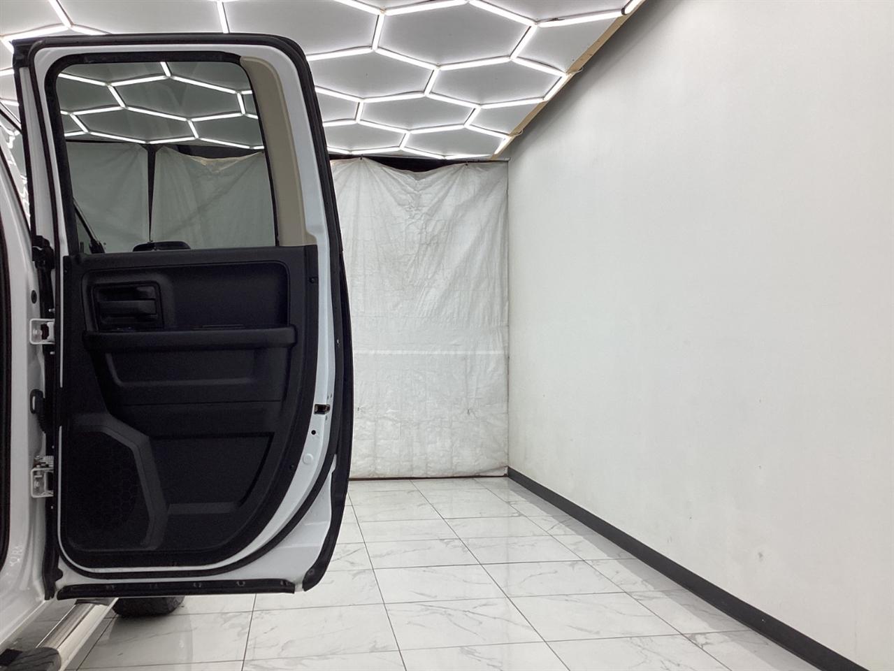 RAM 1500 Classic Tradesman 4x4 Quad Cab 6'4" Box 2019