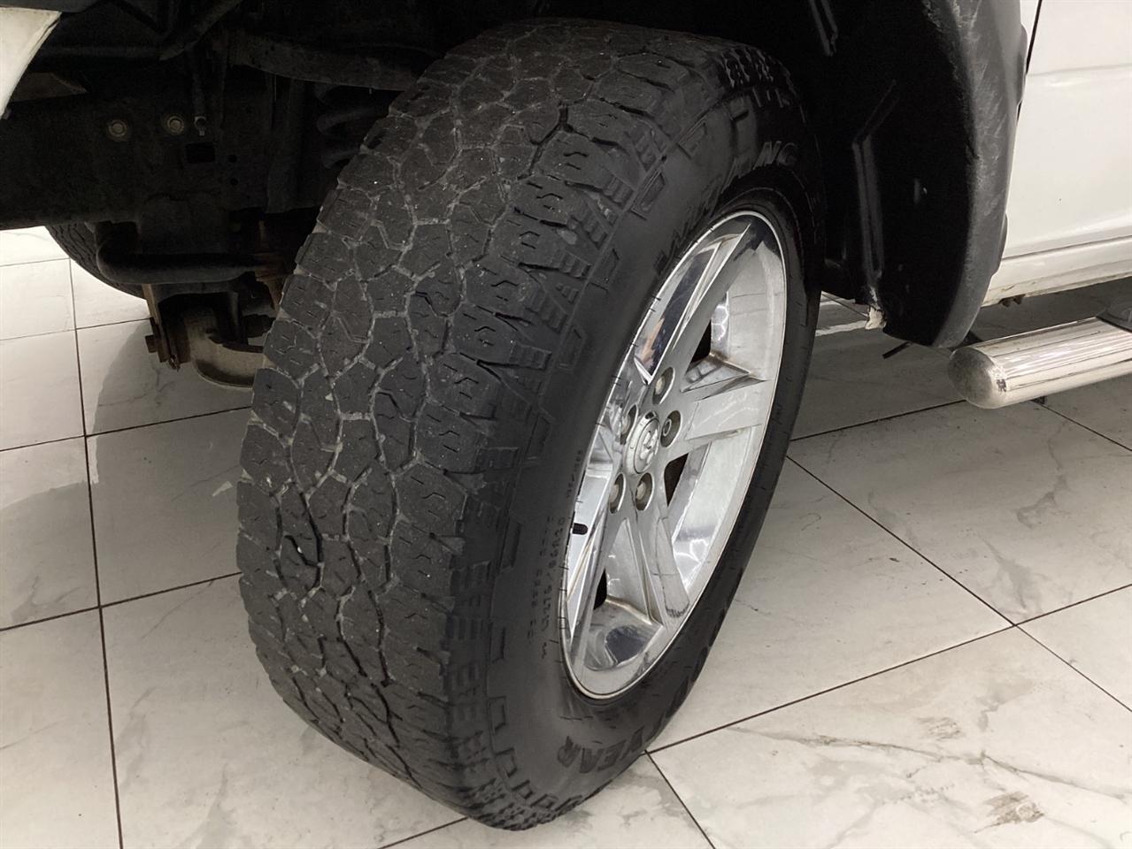 RAM 1500 Classic Tradesman 4x4 Quad Cab 6'4" Box 2019